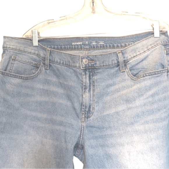 Old Navy Mid-Rise Wow Boyfriend Jeans Size 16 Plus Petite Light Wash NWOT - Picture 7 of 7